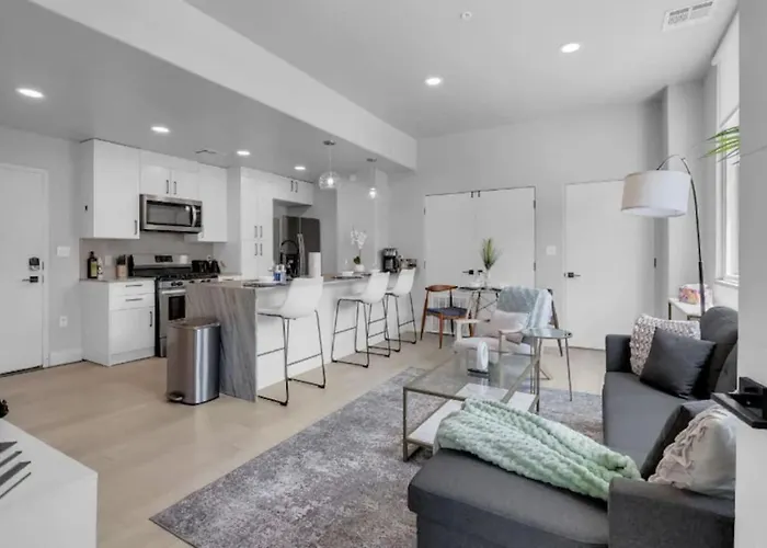 2br Near Bok Center - Gym, Lounge, Balcony, Pet Ok *