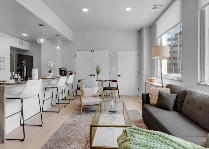 Apartment 2br Near Bok Center - Gym, Lounge, Balcony, Pet Ok *