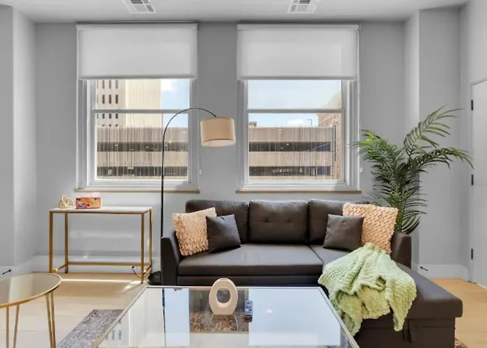 2br Near Bok Center - Gym, Lounge, Balcony, Pet Ok Apartment *