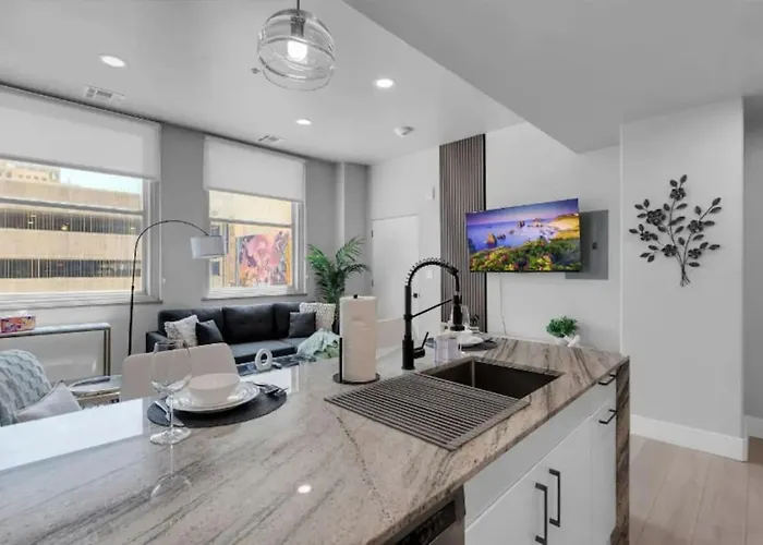 2br Near Bok Center - Gym, Lounge, Balcony, Pet Ok *